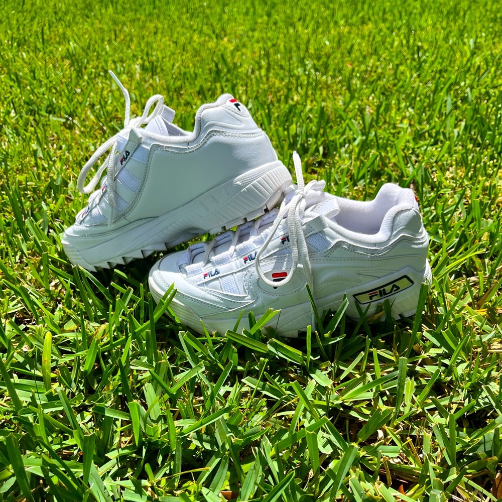 White/Size 7.5/Women’s Fila’s